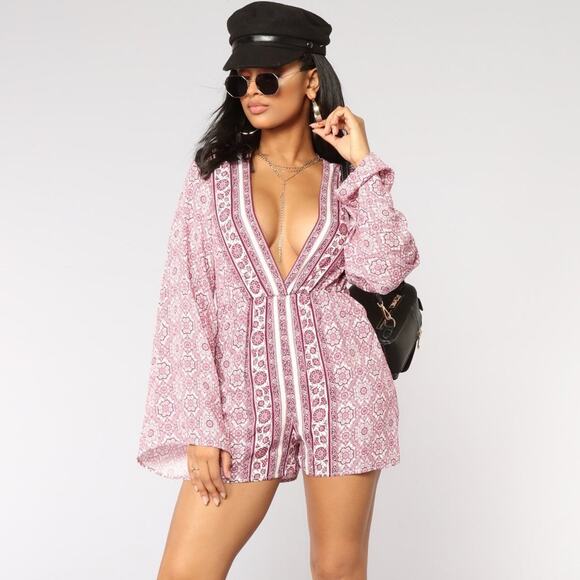 One the Land Stylish Geometric Design Open-Front Romper Long Sleeve Plum Sz Med - Picture 1 of 16